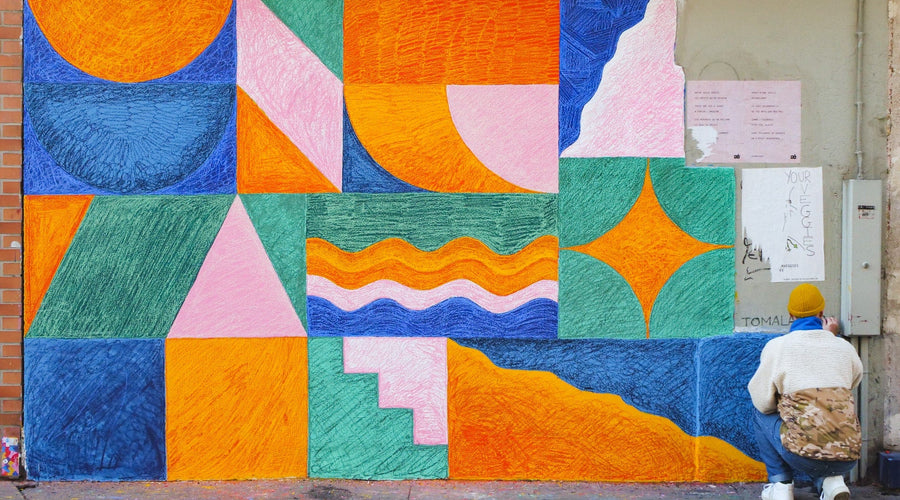 Thomas Lateur repeint la fresque des Cuves de Fauve !